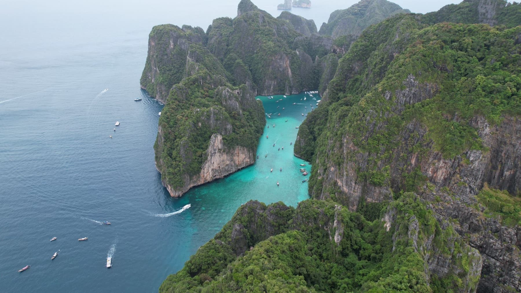 Magic Day — complete tour of the Phi Phi Islands by speedboat